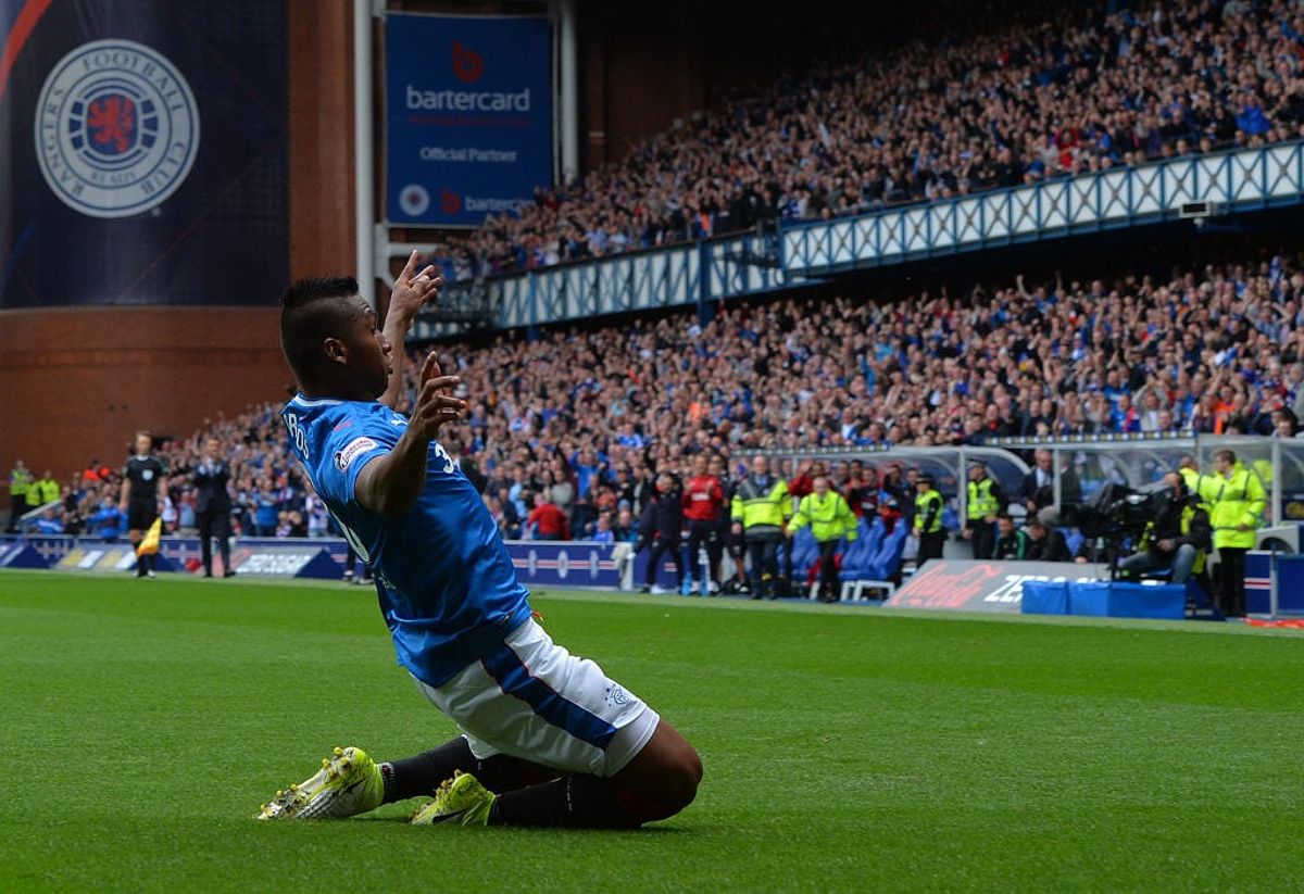 Alfredo Morelos ăn mừng ghi bàn cho Rangers