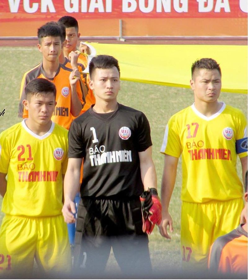 Dương Tùng Lâm: Chàng thủ môn điển trai với ước mơ được cùng U22 Việt Nam tham dự SEA Games 30 - Ảnh 1